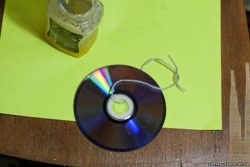 Самодельная ловушка для мух из CD диска